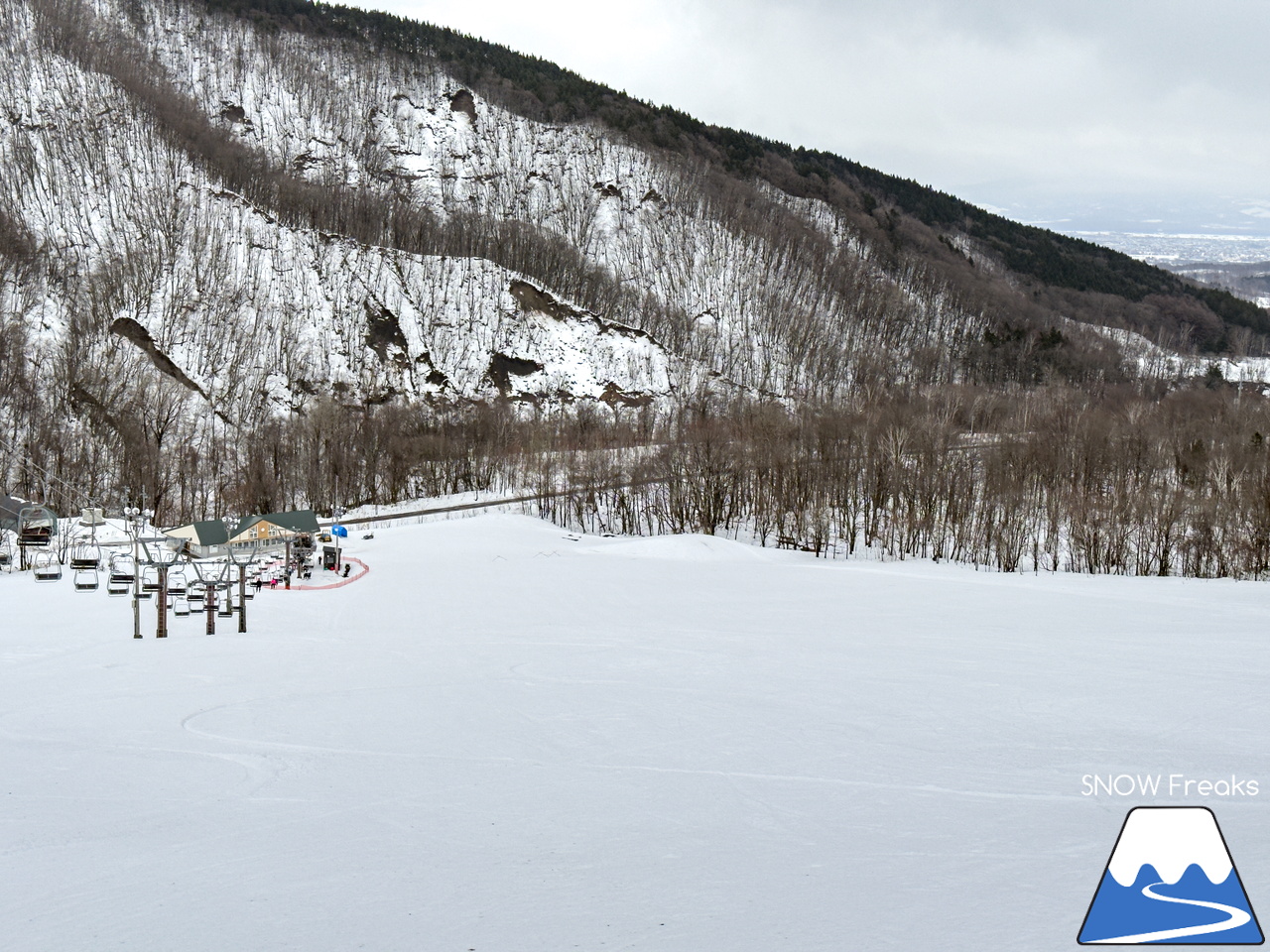 ローカル巡りのシーズン到来！新十津川町そっち岳スキー場でひと滑りしてから、岩見沢市に今月オープンしたスキーハイキング専門店『well-tuned』を訪ねて♪